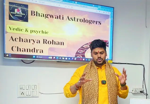 Astrology training session in the Delhi institute